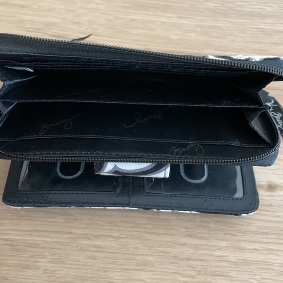 New Vera Bradley turn lock wallet - floral - Picture 4 of 5